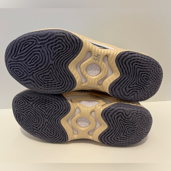 Nike cosmic unity women’s sneakers - Picture 5 of 5